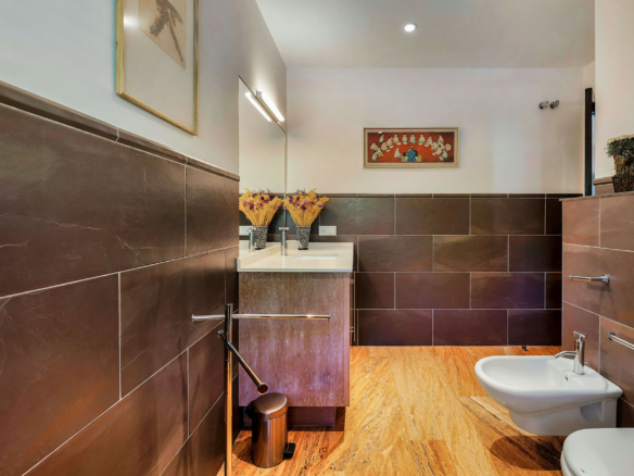 Nueva Andalucia  – 4B Modern villa – Central