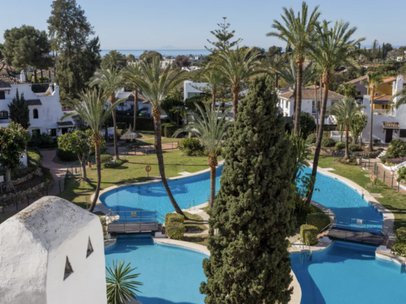 Nueva Andalucia – 3B Apt – Sea Views – Central