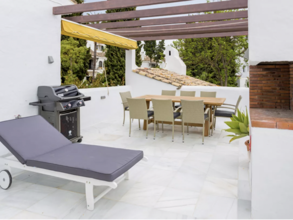 Nueva Andalucia – 3B Apt – Sea Views – Central
