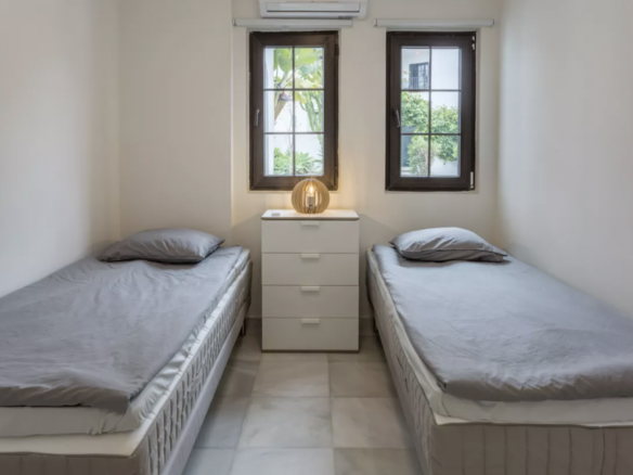 Nueva Andalucia – 3B Apt – Sea Views – Central