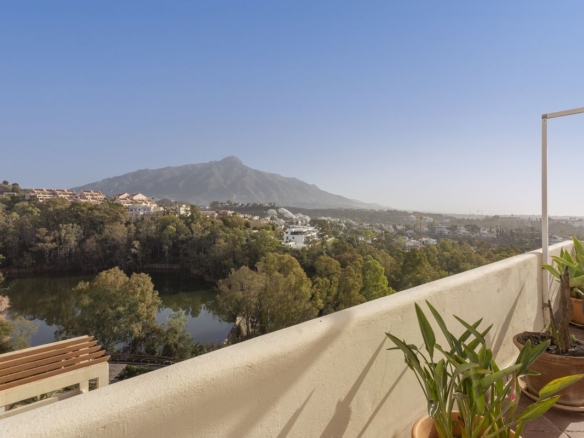 Nueva Andalucia  – 3B Penthouse (344m2 ) – Panoramic Views