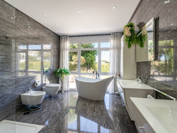 Los Flamingos – 4B Classic Villa – Gated – Sea Views