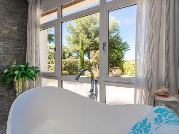 Los Flamingos – 4B Classic Villa – Gated – Sea Views