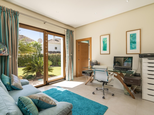 Los Flamingos – 4B Classic Villa – Gated – Sea Views