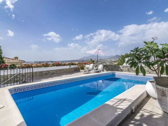 Nueva Andalucia – 4B Hilltop Villa – West Facing