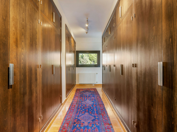 Nueva Andalucia  – 4B Modern villa – Central