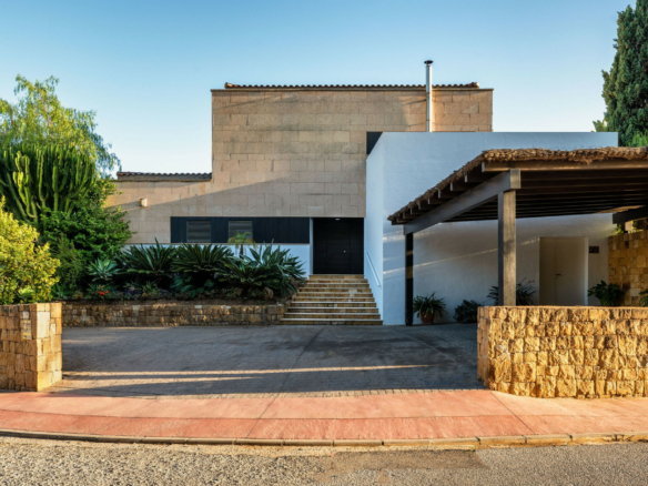 Nueva Andalucia  – 4B Modern villa – Central
