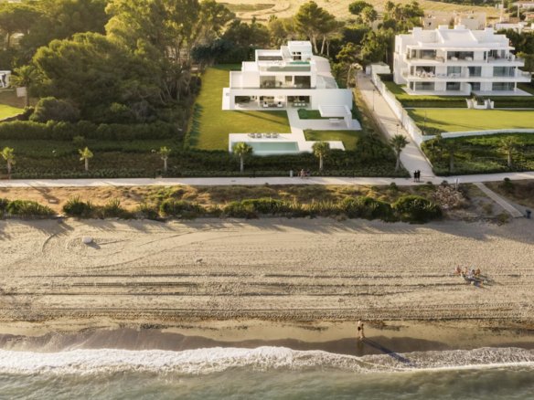 Beachfront – Modern Villa – 10min west of Puerto Banus