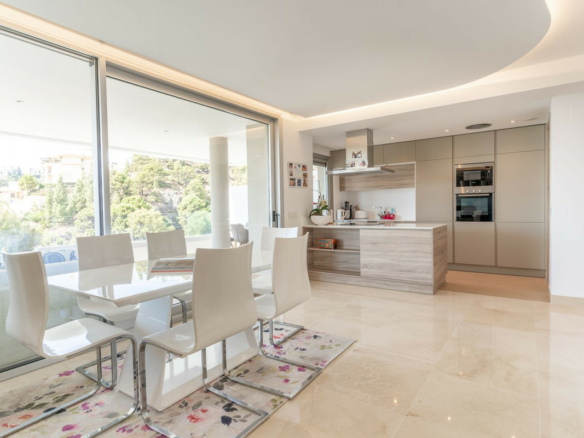 Benahavis – 3B Duplex Penthouse  – Great Views