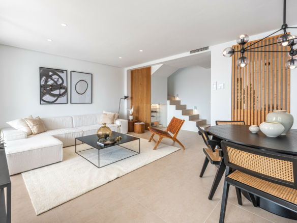 Nueva Andalucia – Reformed 3B Penthouse – Sea Views
