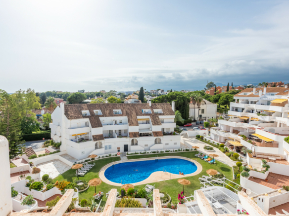 Nueva Andalucia – Reformed 3B Penthouse – Sea Views