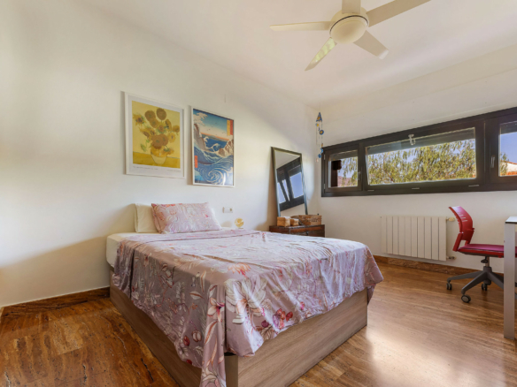 Nueva Andalucia  – 4B Modern villa – Central