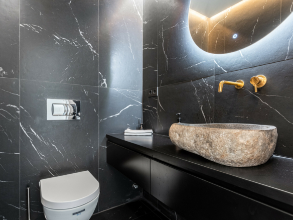 Nueva Andalucia – Reformed 3B Penthouse – Sea Views