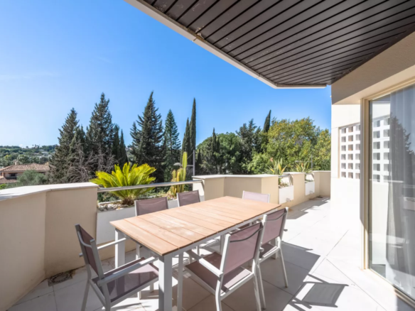 Nueva Andalucia – 2B Penthouse – Central – Key ready
