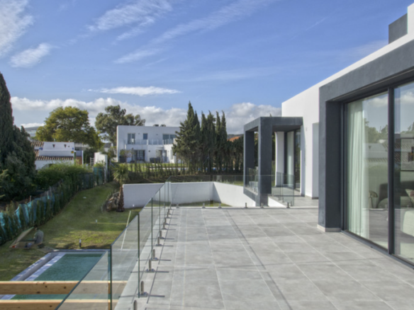 Estepona – Modern Villa – Sea Views – Key ready