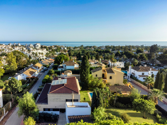 Nueva Andalucia  – 4B Modern villa – Central