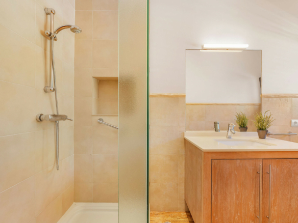 Nueva Andalucia  – 4B Modern villa – Central