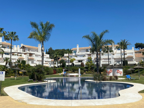 Marbella East  – 3B Apartment –  Sea Views