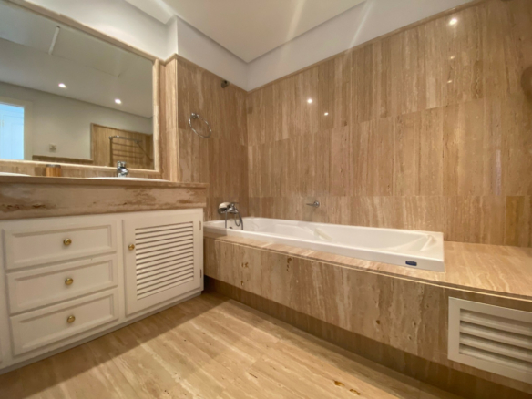 Marbella East  – 3B Apartment –  Sea Views