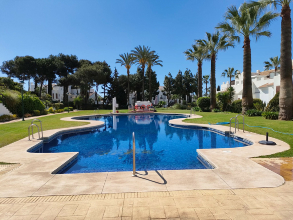 Marbella East  – 3B Apartment –  Sea Views