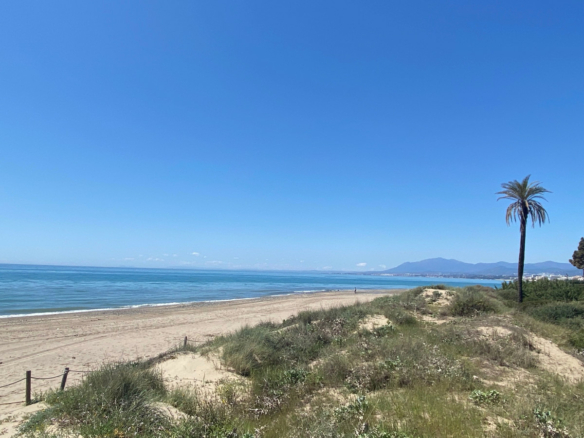 Marbella East  – 3B Apartment –  Sea Views