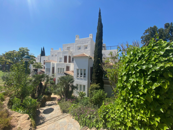 Marbella East  – 3B Apartment –  Sea Views
