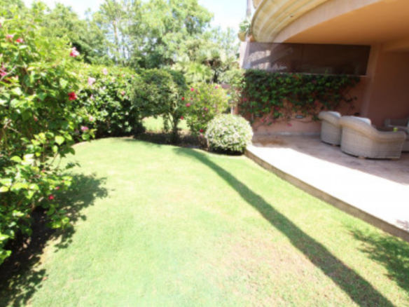 Nueva Andalucia – 2B Garden Apt –  Central – Gated
