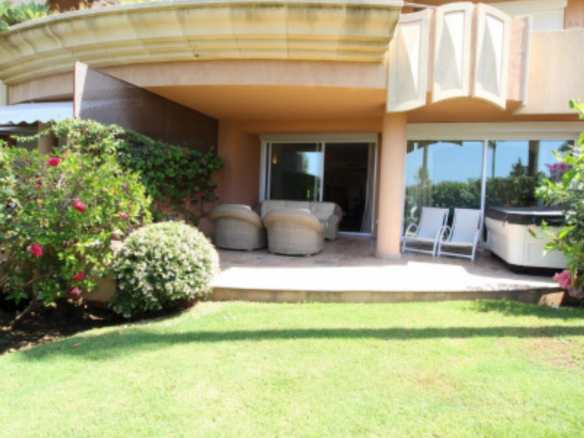 Nueva Andalucia – 2B Garden Apt –  Central – Gated