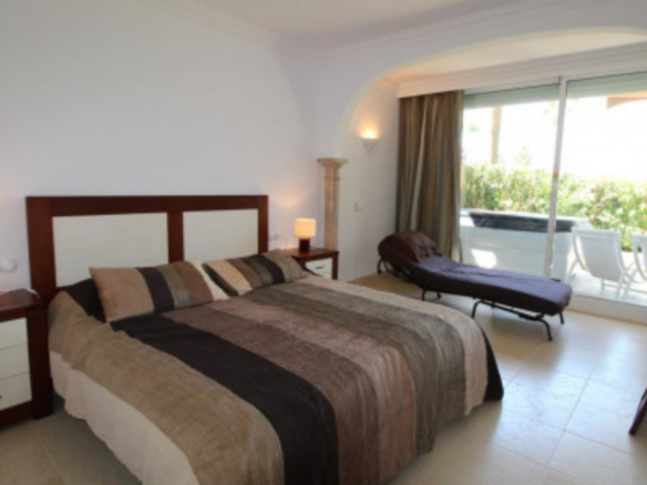 Nueva Andalucia – 2B Garden Apt –  Central – Gated