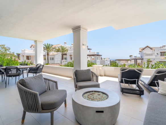 Nueva Andalucia – 3B Apt. – Sea Views  – Gated -Gym