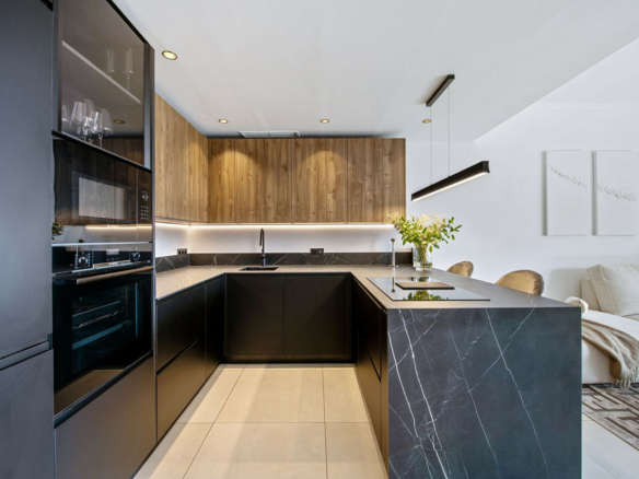 Nueva Andalucia – 3B Garden Apt.- Reformed