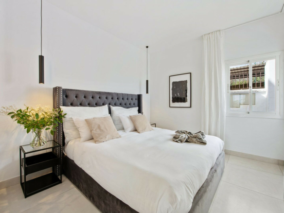 Nueva Andalucia – 3B Garden Apt.- Reformed