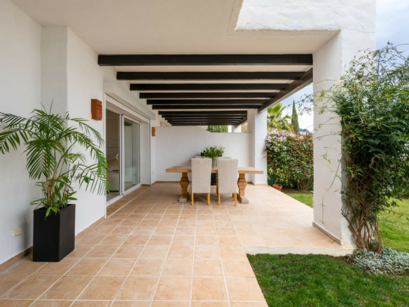 Nueva Andalucia – 3B Garden Apt.- Reformed