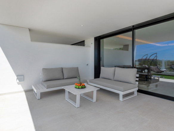 Nueva Andalucia – 3B Garden Apt – Sea Views