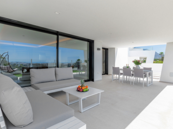 Nueva Andalucia – 3B Garden Apt – Sea Views