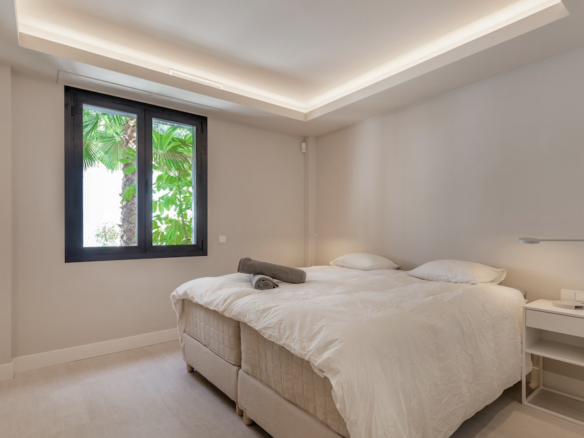 Nueva Andalucia – 3B Garden Apt – Sea Views