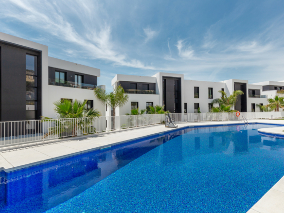 Nueva Andalucia – 3B Garden Apt.  – Seaviews