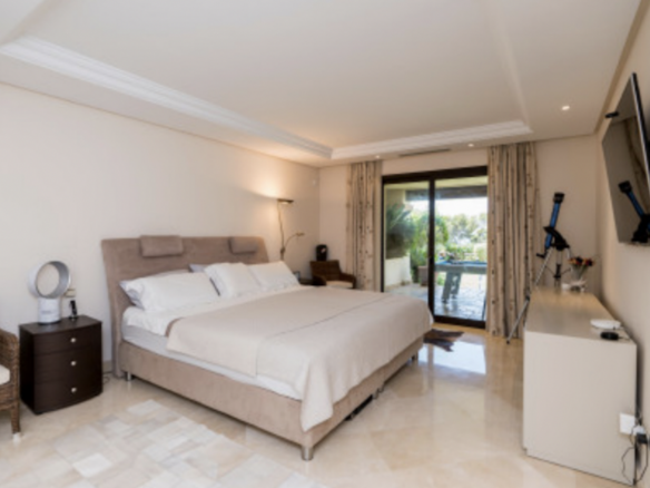 Nueva Andalucia – 3B Luxury Garden Apt – Gated – Gym