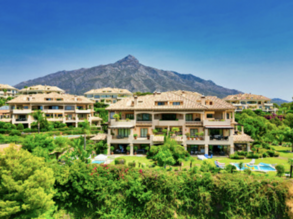 Nueva Andalucia – 3B Luxury Garden Apt – Gated – Gym