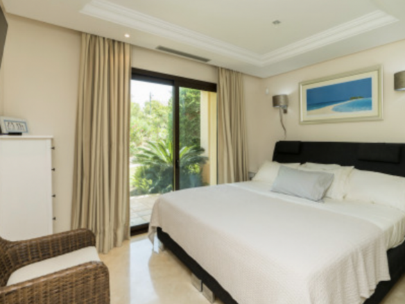 Nueva Andalucia – 3B Luxury Garden Apt – Gated – Gym