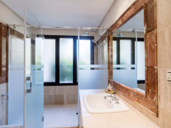 Nueva Andalucia – 3B Luxury Garden Apt – Gated – Gym