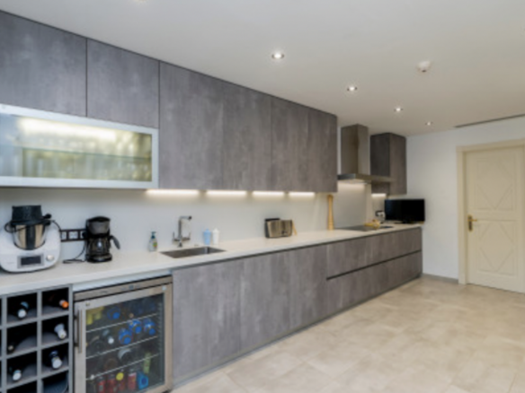 Nueva Andalucia – 3B Luxury Garden Apt – Gated – Gym