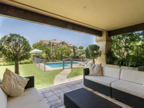 Nueva Andalucia – 3B Luxury Garden Apt – Gated – Gym