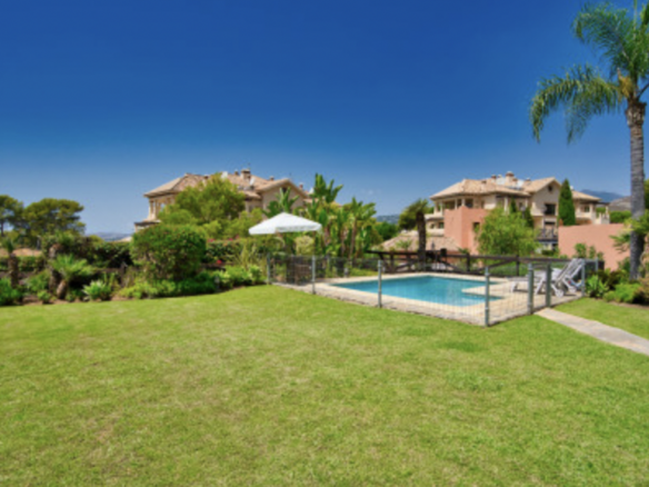 Nueva Andalucia – 3B Luxury Garden Apt – Gated – Gym