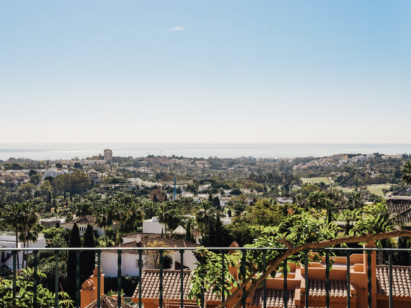 Nueva Andalucia  – 3B Penthouse – Panoramic Views