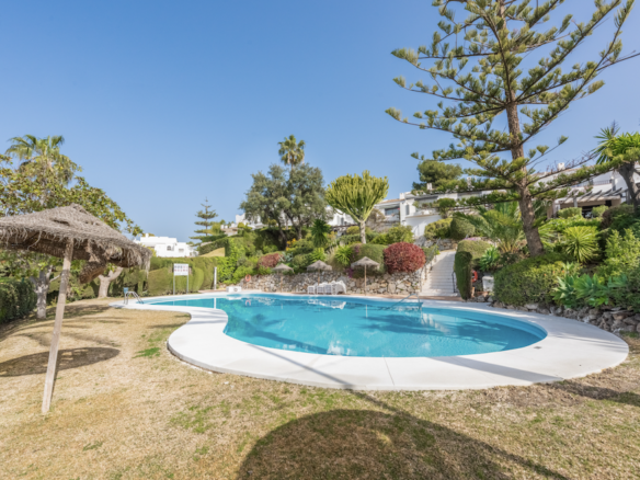 Wanted -Nueva Andalucia  -3B Townhouse – Tennis -1st Line Golf