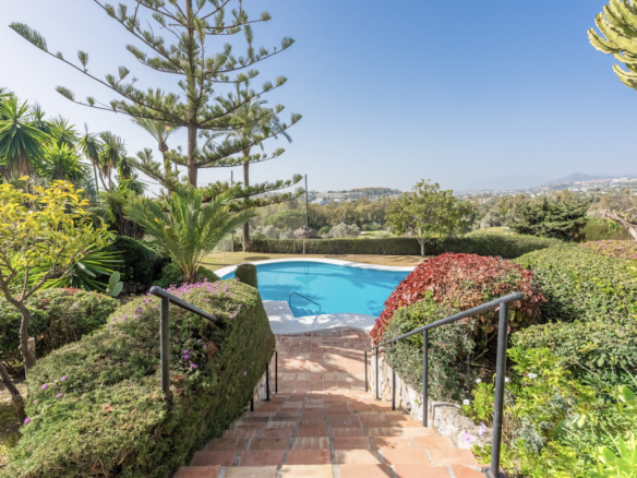 Wanted -Nueva Andalucia  -3B Townhouse – Tennis -1st Line Golf