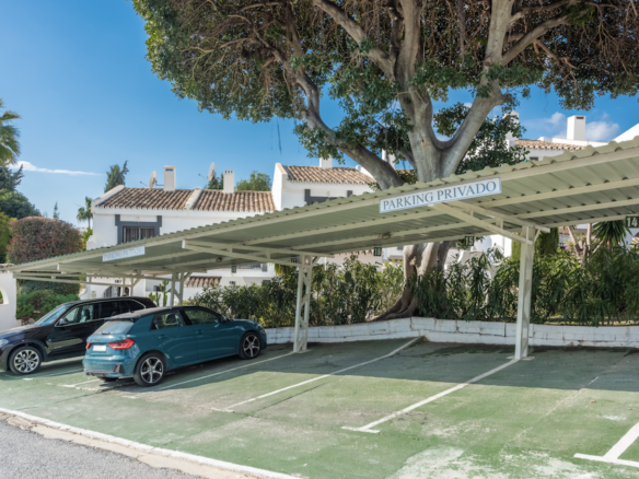 Wanted -Nueva Andalucia  -3B Townhouse – Tennis -1st Line Golf