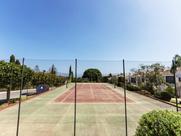 Wanted -Nueva Andalucia  -3B Townhouse – Tennis -1st Line Golf