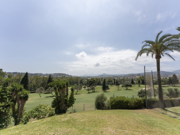 Wanted -Nueva Andalucia  -3B Townhouse – Tennis -1st Line Golf